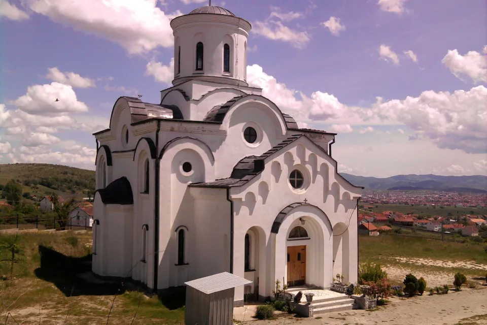 Црква Светог цара Константина и царице Јелене у Коретишту